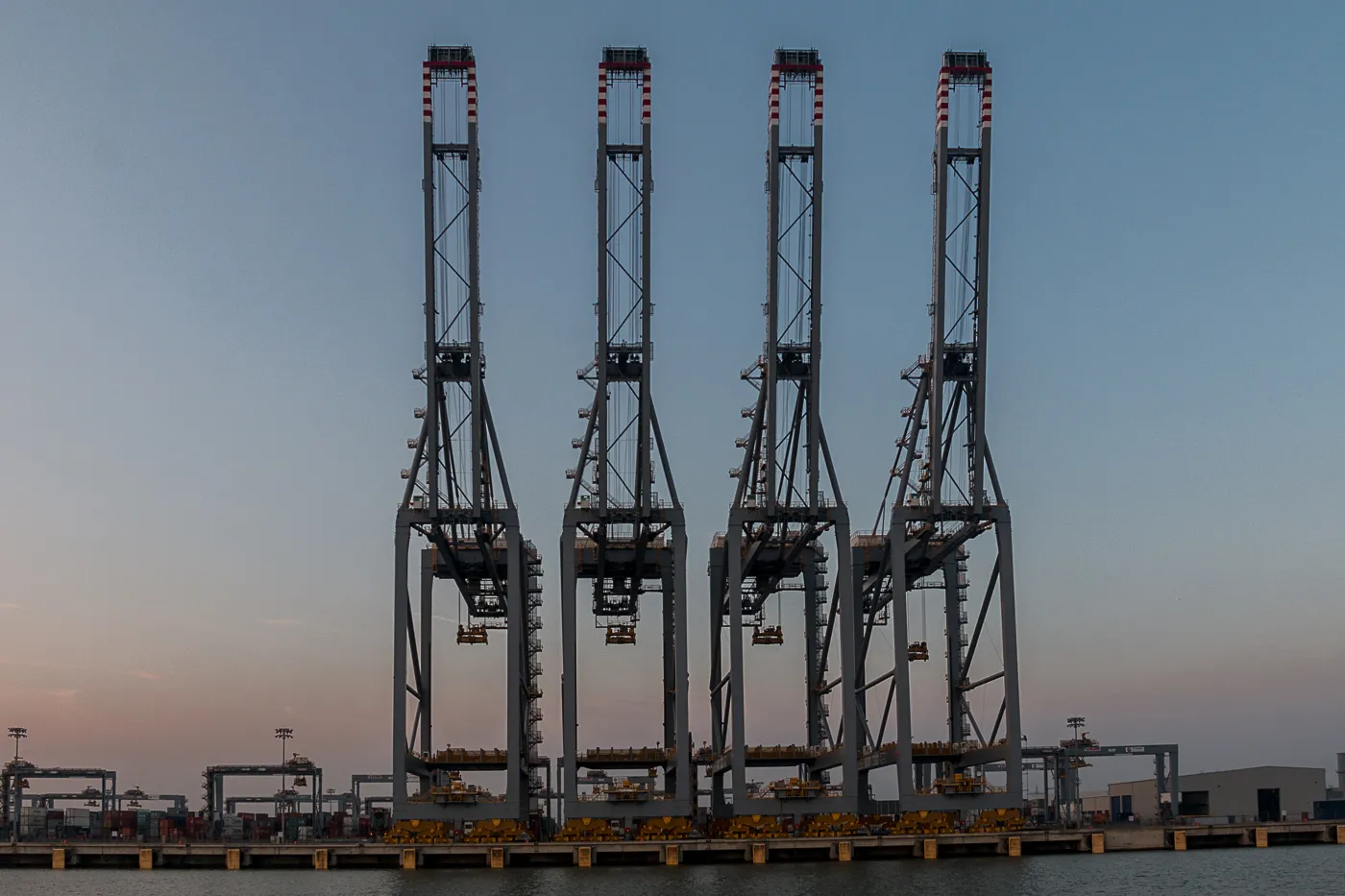 Londra Gateway konteyner terminali ve deniz taşımacılığı altyapısı