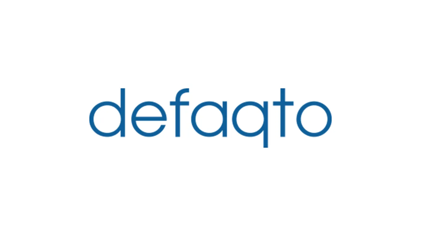 Defaqto logosu; İngiltere 2026 konut sigortası fiyat endeksi raporu