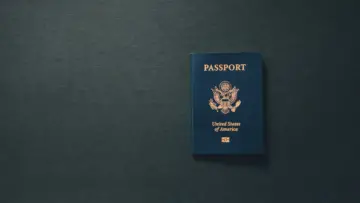 Pasaport belgesi, öğrencilere yönelik harçsız pasaport işlemleri için temsili görsel; Türkiye pasaportu değildir