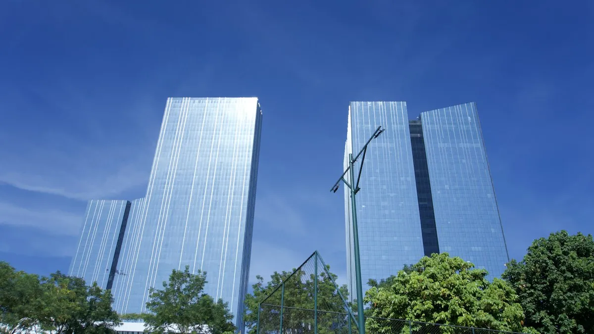 Brezilya Sao Paulo iş merkezindeki cam cepheli gökdelenler, BTG Pactual reasürans ve sigorta şirketlerine ilişkin haber için temsili fotoğraf