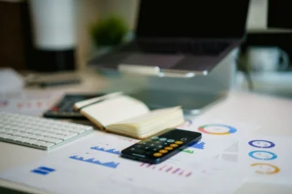 AM Best Kanada P&C sigorta pazarı görünümü için finansal analiz görseli