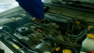 Araba motor sesi neden artar?