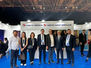 Başkan Abdurrahman Köse’ye Yaklaşan Meslek Seçimleri Öncesi Sigorta İzmir Fuarı’nda Yoğun İlgi