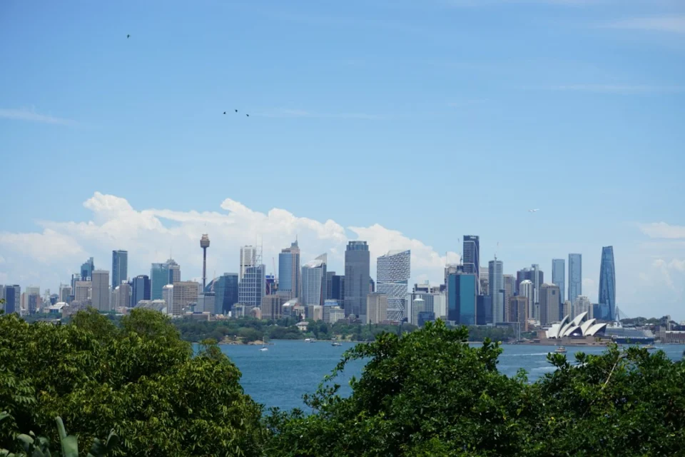 Sydney Avustralya şehir manzarası ve QBE Avustralya Pasifik haberi