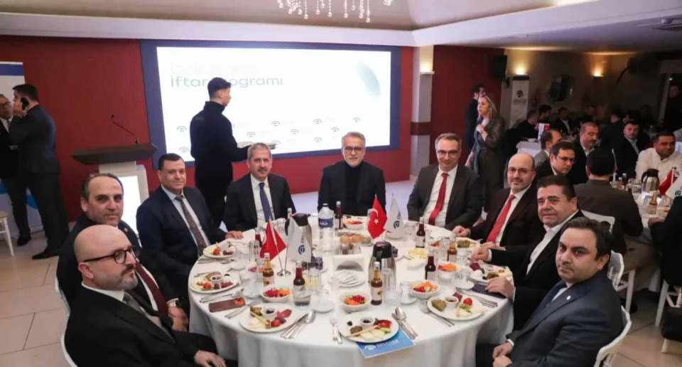 Bakan Yardımcısı Mahmut Gürcan, Erdemli Sigorta Acenteleri Derneği’nin iftar programına katıldı