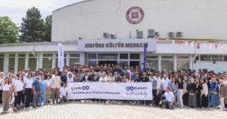 AgeSA Teknoloji ve Etki Merkezi ilk yılında 1000’i aşkın öğrenciye ulaştı