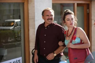 Aile Arasında Filmi: Konusu, Oyuncuları ve IMDb Puanı Hakkında Detaylı Bilgiler