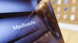 Apple Set to Launch First Touchscreen MacBook Pro with OLED Display by 2026