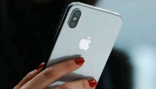Apple Urges iPhone Users to Rethink Privacy: A Warning About Browser Tracking
