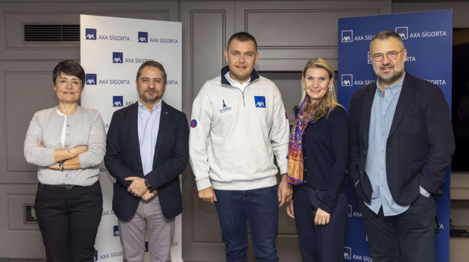 AXA Turkey Signs Value Partnership with Open Water Swimmer Tuna Tunca