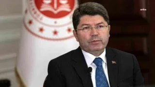Bakan Tunç’tan Sırrı Süreyya Önder’e geçmiş olsun mesajı