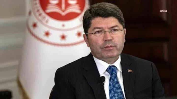 Bakan Tunç’tan Sırrı Süreyya Önder’e geçmiş olsun mesajı