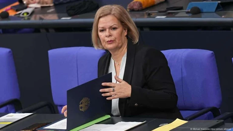 Bilanz der Migrationspolitik: Nancy Faeser zieht Resümee und verteidigt Regierungskurs