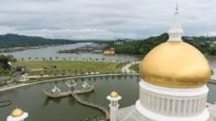 Brunei Bayrağı, Konumu, Ekonomisi ve Sosyal Yaşamı