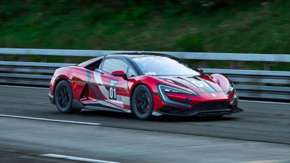 BYD Yangwang U9 Breaks Nürburgring Record with Electrifying Performance