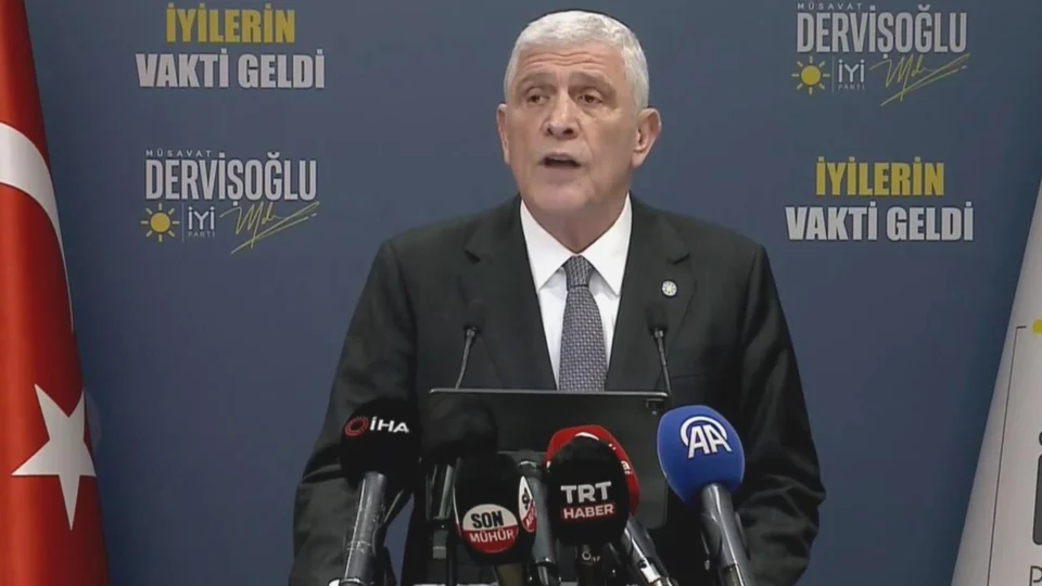 Dervişoğlu, CHP’ye yönelik yargı ve polis müdahalesini demokrasi ve hukuk açısından sert sözlerle eleştirdi