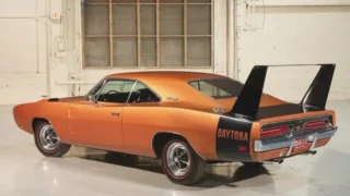 Dodge Charger Avrupa’ya Geri Dönüyor: Benzinli ve Elektrikli Yeni Nesil Seçenekler