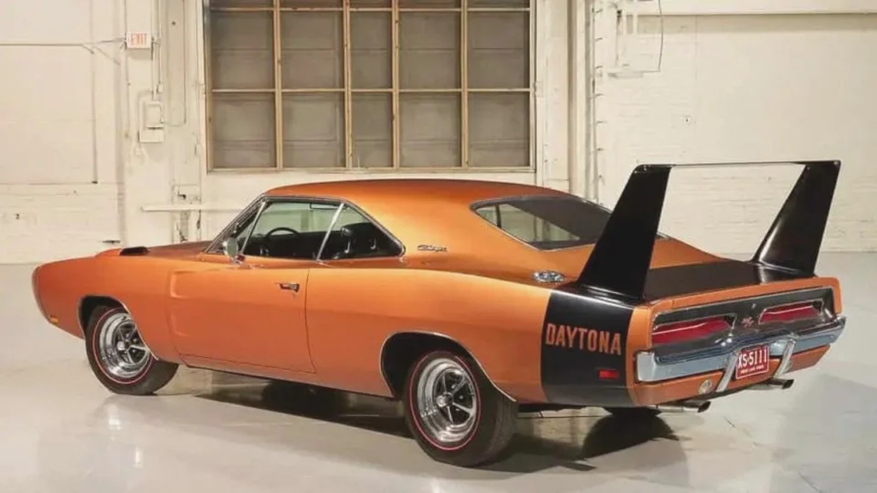 Dodge Charger Avrupa’ya Geri Dönüyor: Benzinli ve Elektrikli Yeni Nesil Seçenekler