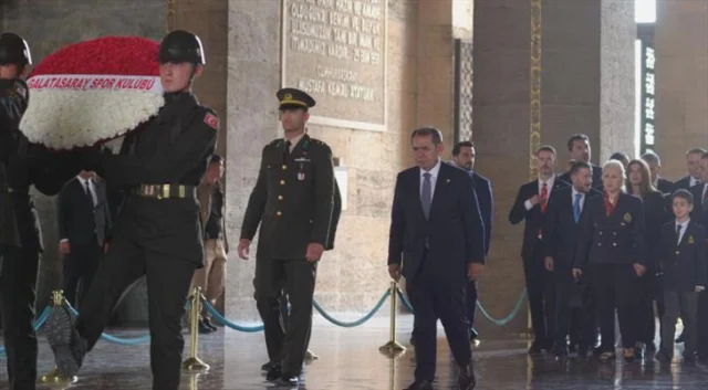 Dursun Özbek ve Galatasaray Heyeti Anıtkabir’i Ziyaret Etti