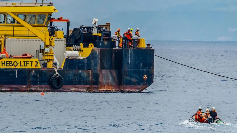 Efforts to Salvage Sunken Superyacht Bayesian Begin off Sicily’s Coast