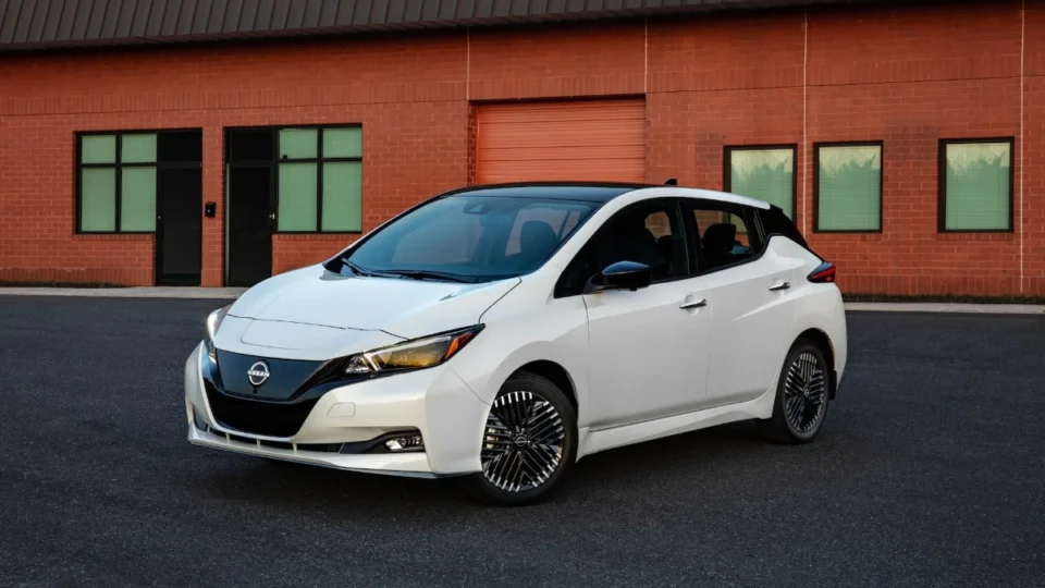 Efsane Geri Döndü: 622 Kilometre Menzilli Yeni Nissan Leaf Üretime Başladı