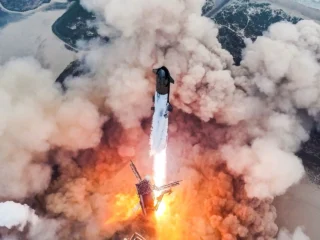 Elon Musk, Mars planlarını erteleyip Ay çalışmalarına yoğunlaştı
