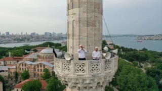 Ezan nasıl okunur? Ezan Türkçe ve Arapça okunuşu