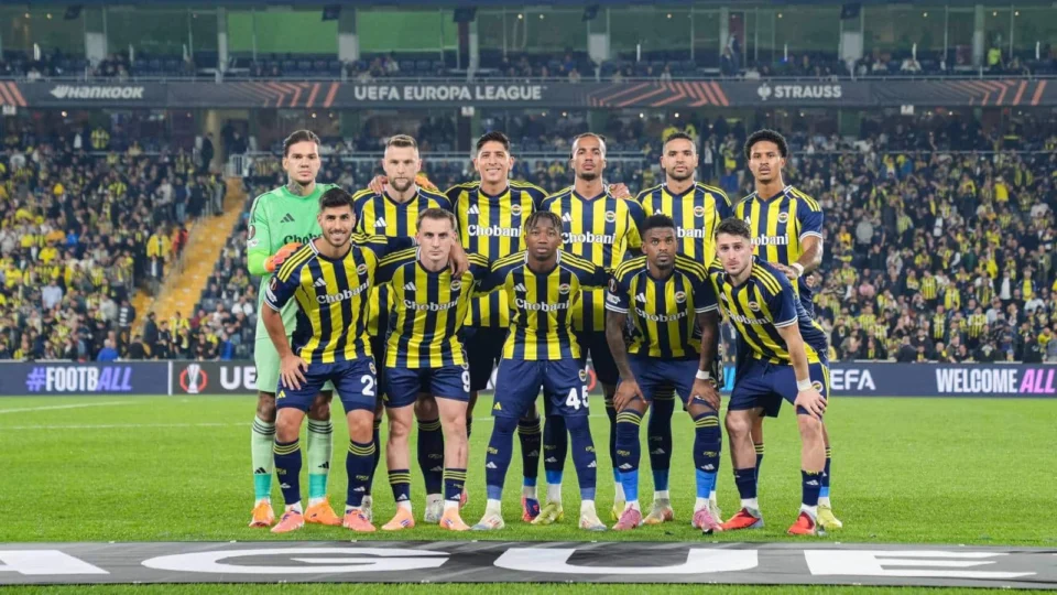 Fenerbahçe, Konyaspor Karşısında İkincilik İçin Yeniden Sahada