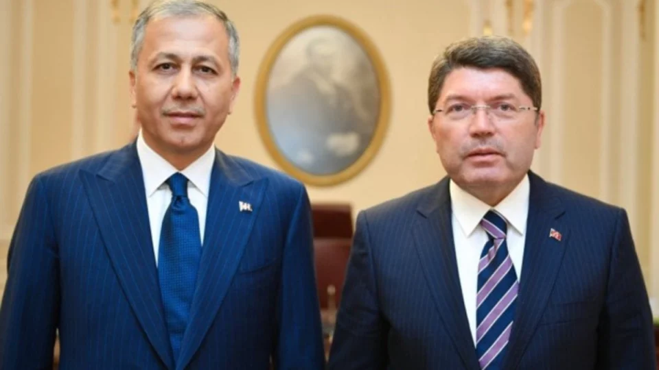 Görevlerinden Ayrılan Ali Yerlikaya ve Yılmaz Tunç’un Veda Mesajı