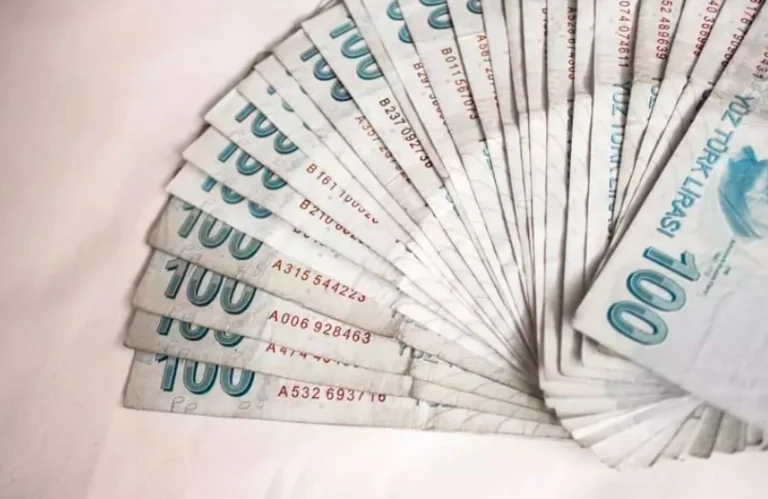 İBB BURS BAŞVURUSU SONUÇLARI SORGU EKRANI: 2025-2026 İBB üniversite burs sonuçları açıklandı mı?