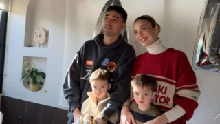 İdo Tatlıses ve Yasemin Şefkatli ikiz oğullarının 2. yaşını aile içinde kutladı