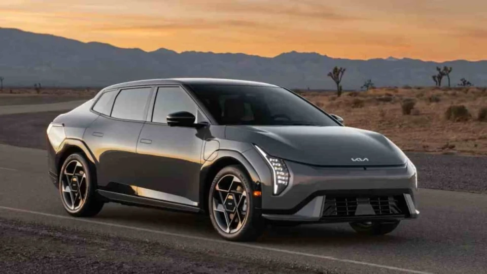 Kia, tamamen elektrikli ilk sedan modeli EV4’ü tanıttı