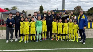 Köln Fenerbahçeliler Derneği U10 Takımını Destekledi