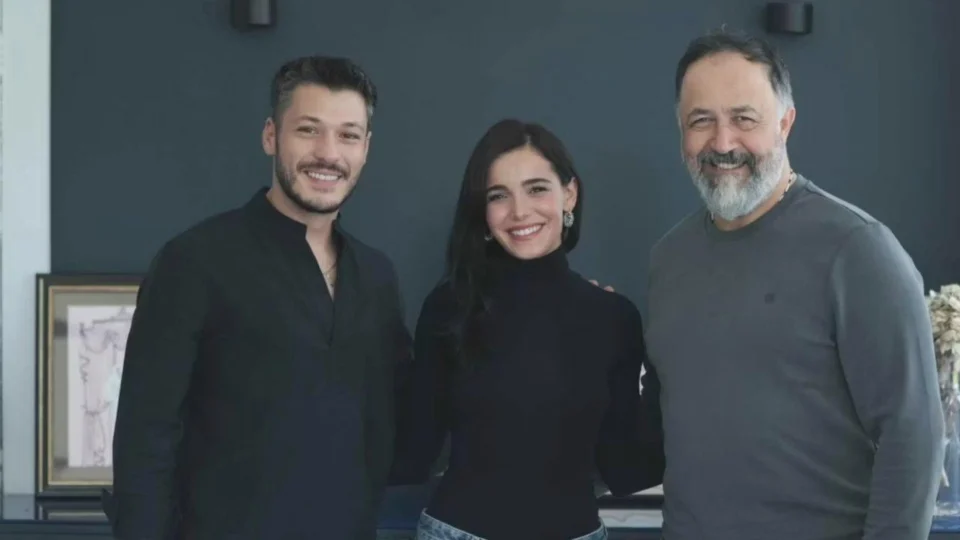 Mercan Köşk Dizisinin Konusu, Oyuncuları ve Yayın Tarihi