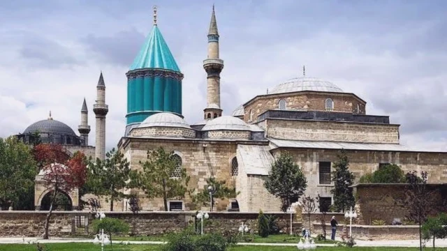 Mevlana Müzesi Nerede, Nasıl Gidilir, Giriş Ücreti ve Saatleri