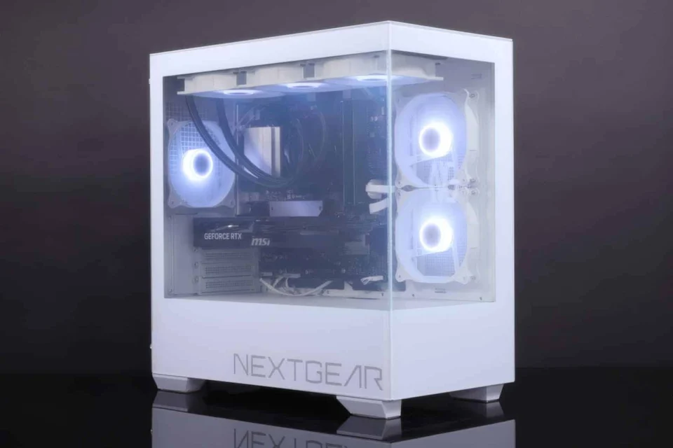 Mouse Computer Nextgear EG Akıllı Cam Kasasıyla Donanımı Gizleyip Gösterebiliyor