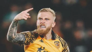 Oliver McBurnie, 4 Haziran 1996 doğumlu, Leeds doğumlu bir forvet olup Hull City forması giymektedir