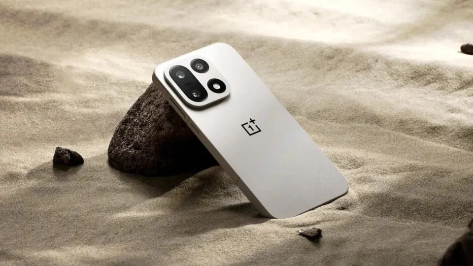 OnePlus 15: Güçlü Özelliklerle Donatılmış Amiral Gemisi Telefonu!