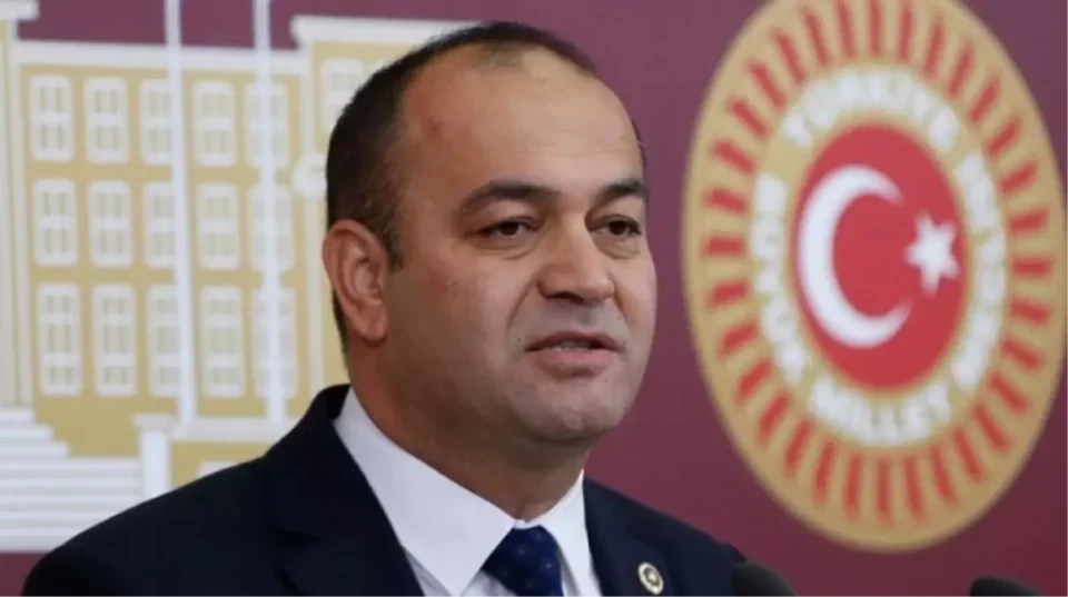 Özgür Karabat Kimdir? Hayatı ve Kariyeri