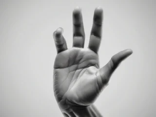Parmak Çıkığı Belirtileri Nelerdir? Parmak Çıkığı Nasıl Anlaşılır?