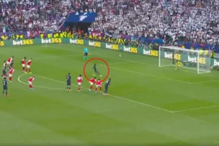 PSG, Şampiyonlar Ligi finalinde Dembele’nin penaltı golüyle Arsenal karşısında skoru 1-1 yaptı