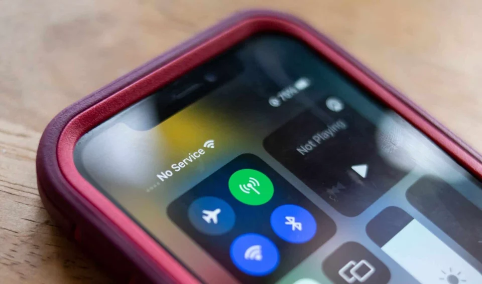 Resolving the iPhone ‘No Service’ Error