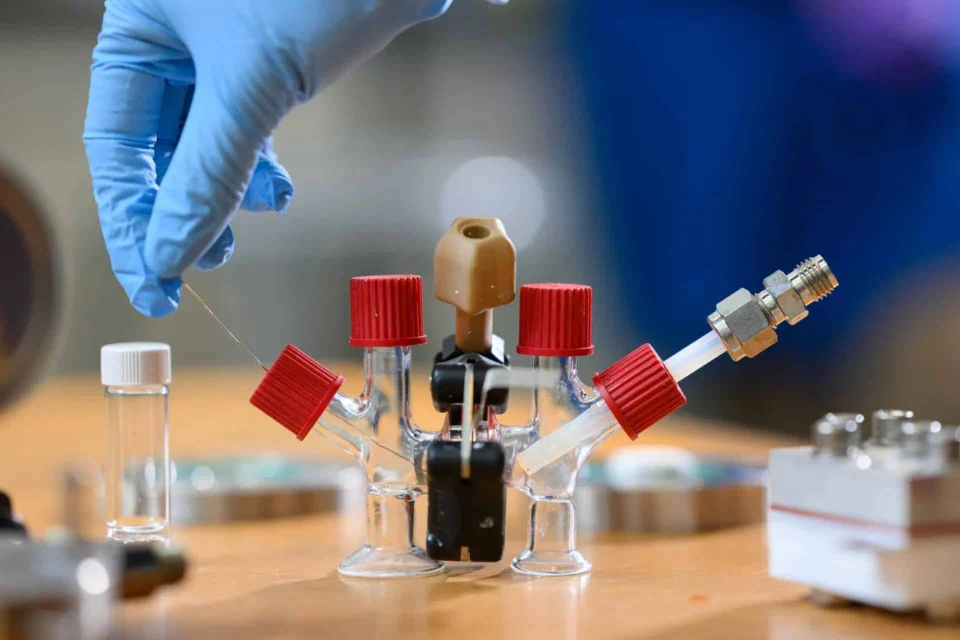Revolutionary Sodium-Air Fuel Cell for Aviation
