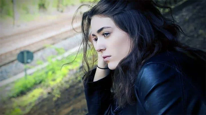 Rüyada Anneyle Tartışmanın Gizemli Yansımaları