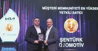 Şentürk Otomotiv, Kia Türkiye’den müşteri memnuniyeti ve garanti süreç yönetimi alanlarında iki ödül aldı