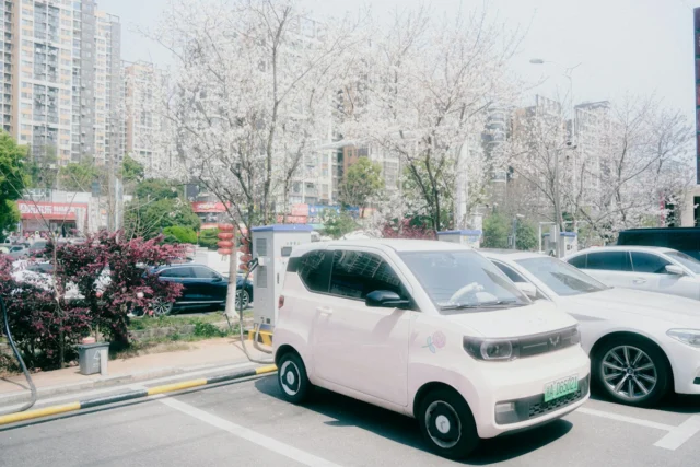 Şarj olan elektrikli otomobil ve ikinci el EV batarya sağlık SoH kontrolü