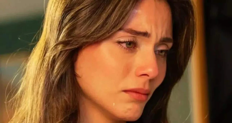 Sıla Türkoğlu Neden Kızılcık Şerbeti Dizisinden Ayrıldı? Doğa Karakteri Diziye Veda mı Ediyor?