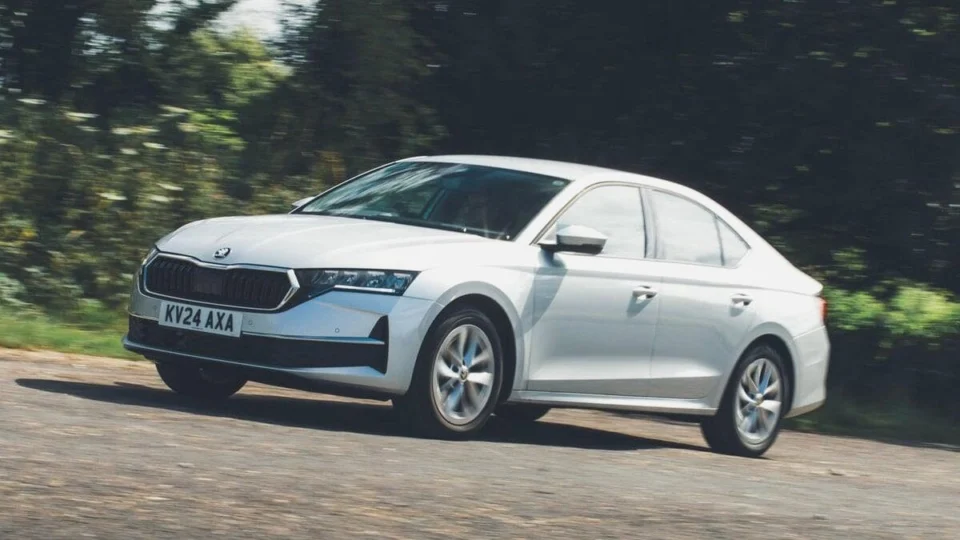 Skoda Octavia için tam hibrit, şarj edilebilir hibrit ve dizel seçenekleri sunulacak, tamamen elektrikli versiyon ise on yılın sonuna doğru gelecek