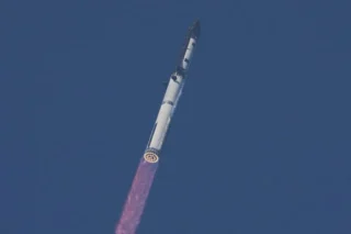 Starship V3 ilk test uçuşunda uzaya ulaştı, güçlendirici geri dönemedi