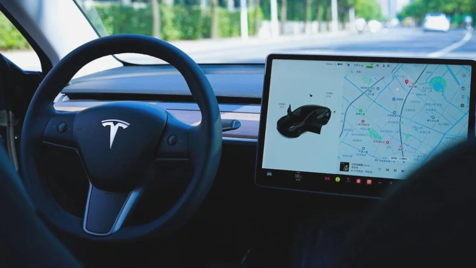 Tesla, Türkiye’de FSD’yi aylık 4.990 TL abonelik modeline geçirdi